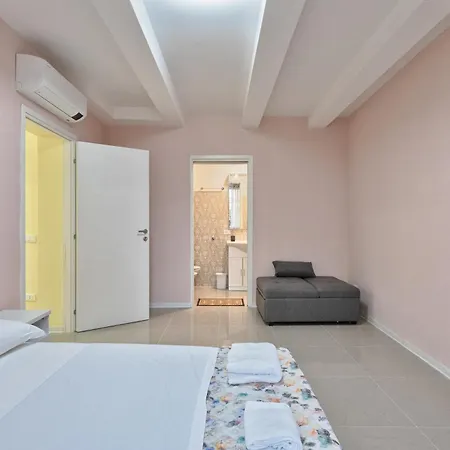 Venezia House Pansiyon *